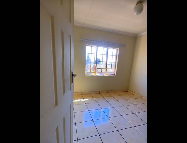 2 BEDROOM APARTMENT FOR SALE IN ANNADALE